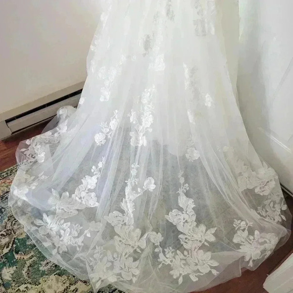 NWT Essense Of Australia Ivory Porcelain Gorgeous Stunning Wedding Gown, Sz 24 - Picture 9 of 15
